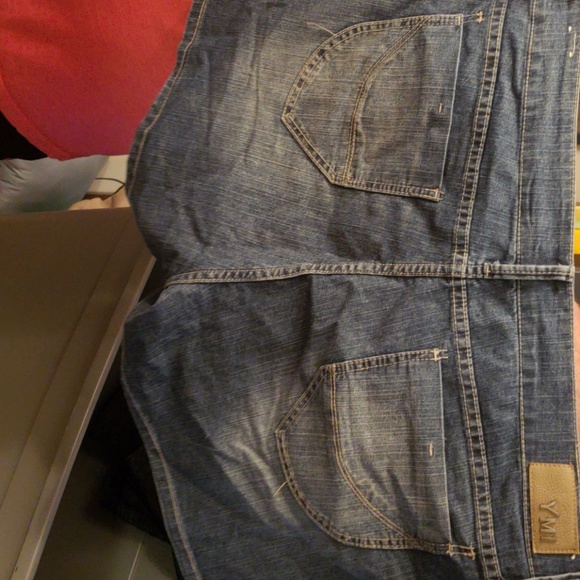 Shorts - Picture 4 of 5